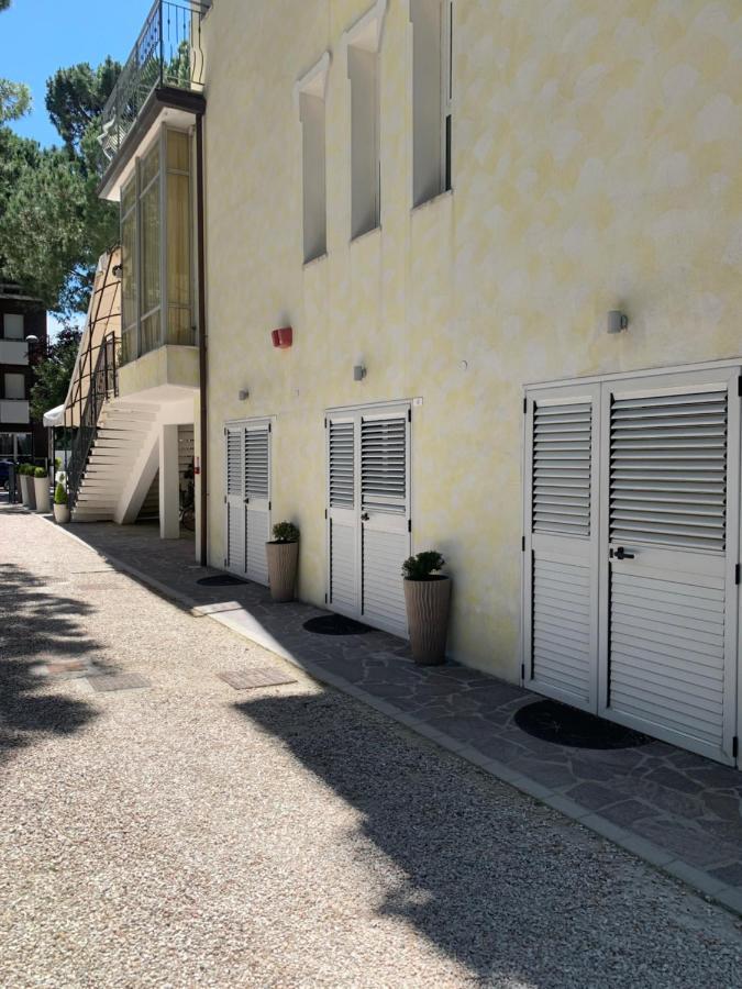 Hotel Augustus Milano Marittima Buitenkant foto