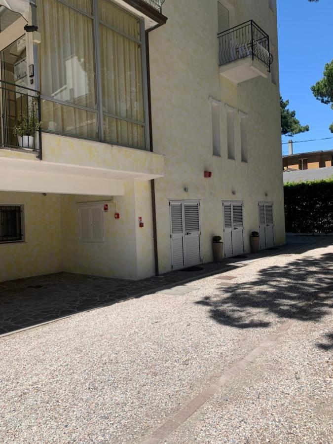 Hotel Augustus Milano Marittima Buitenkant foto