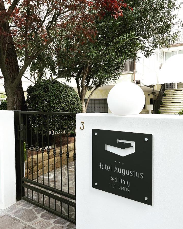 Hotel Augustus Milano Marittima Buitenkant foto