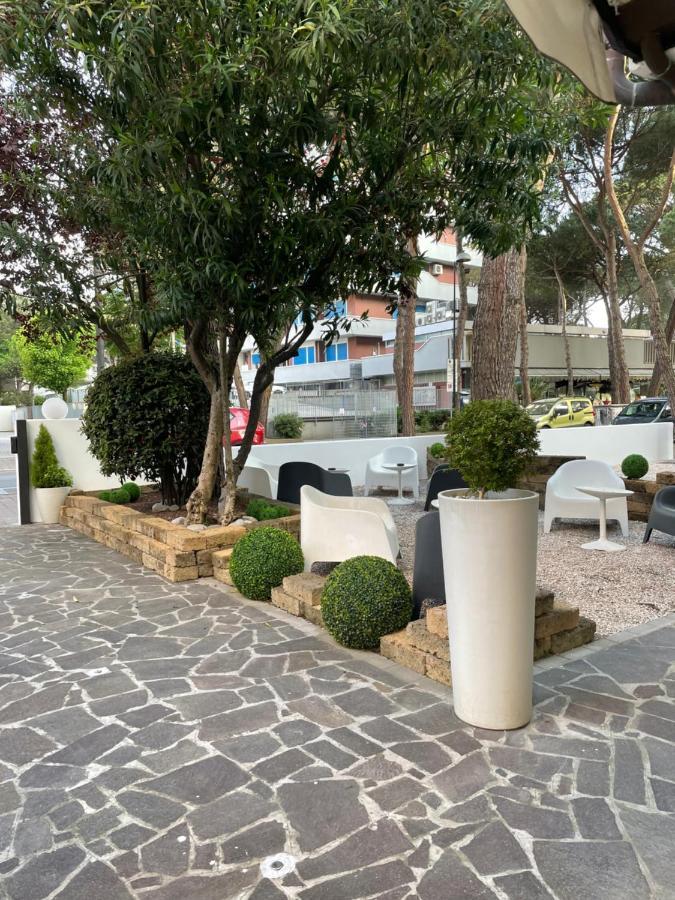 Hotel Augustus Milano Marittima Buitenkant foto