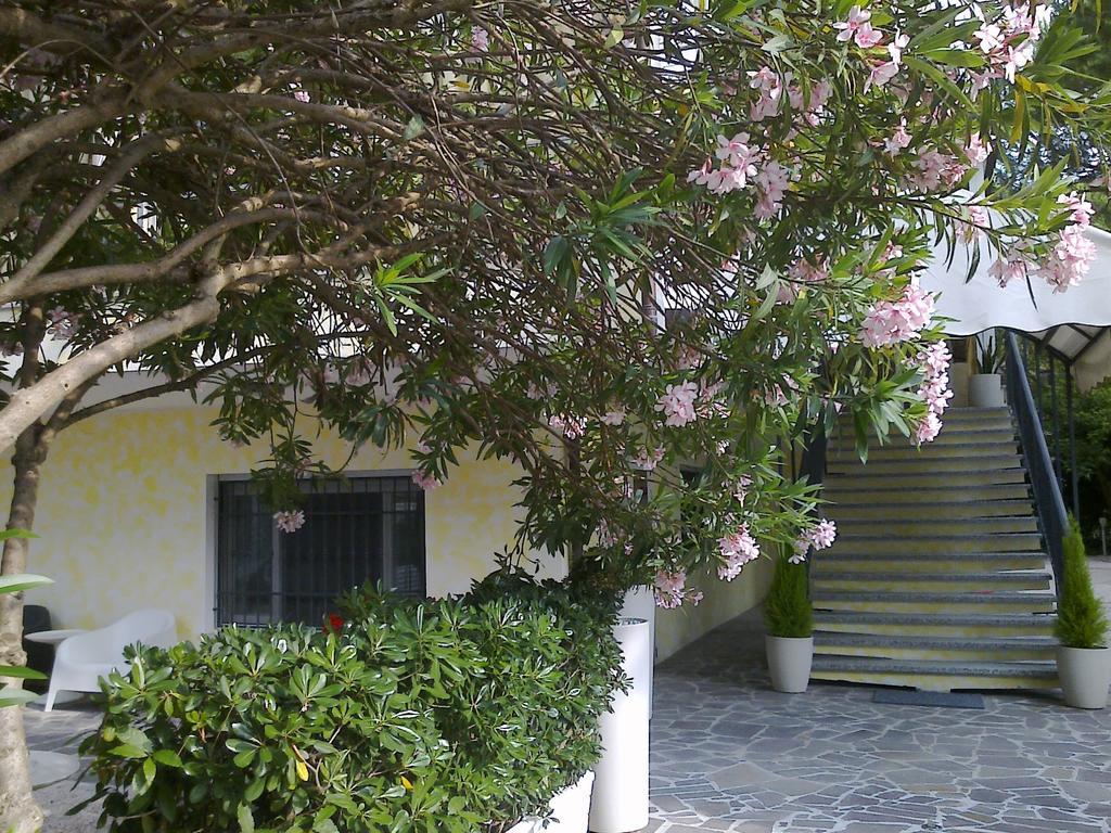 Hotel Augustus Milano Marittima Buitenkant foto
