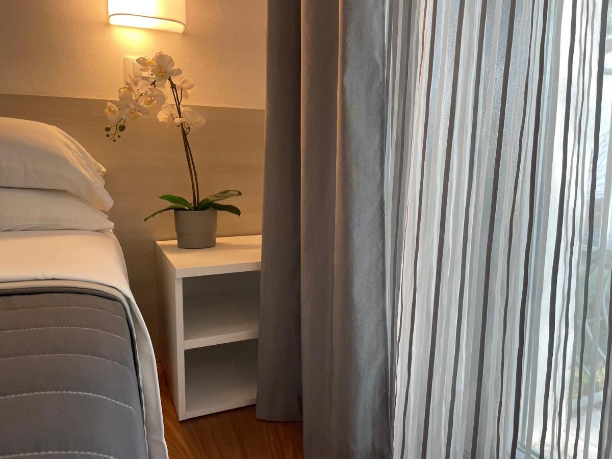 Hotel Augustus Milano Marittima Buitenkant foto