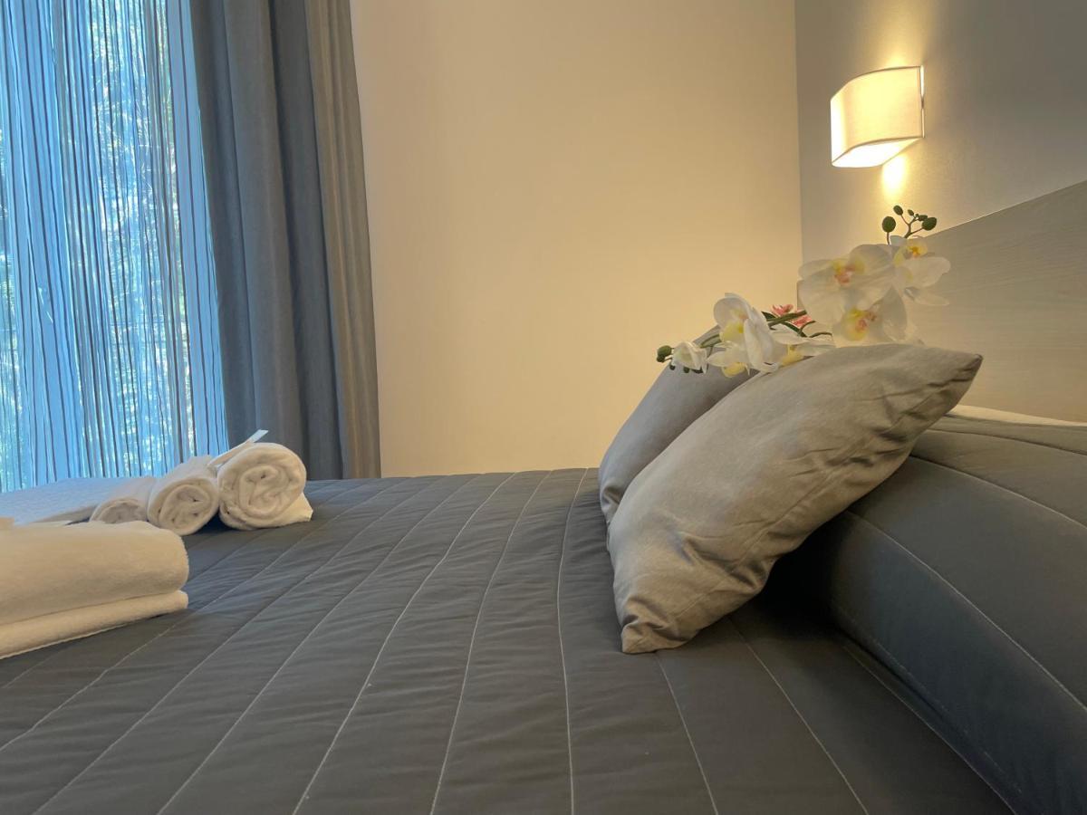 Hotel Augustus Milano Marittima Buitenkant foto