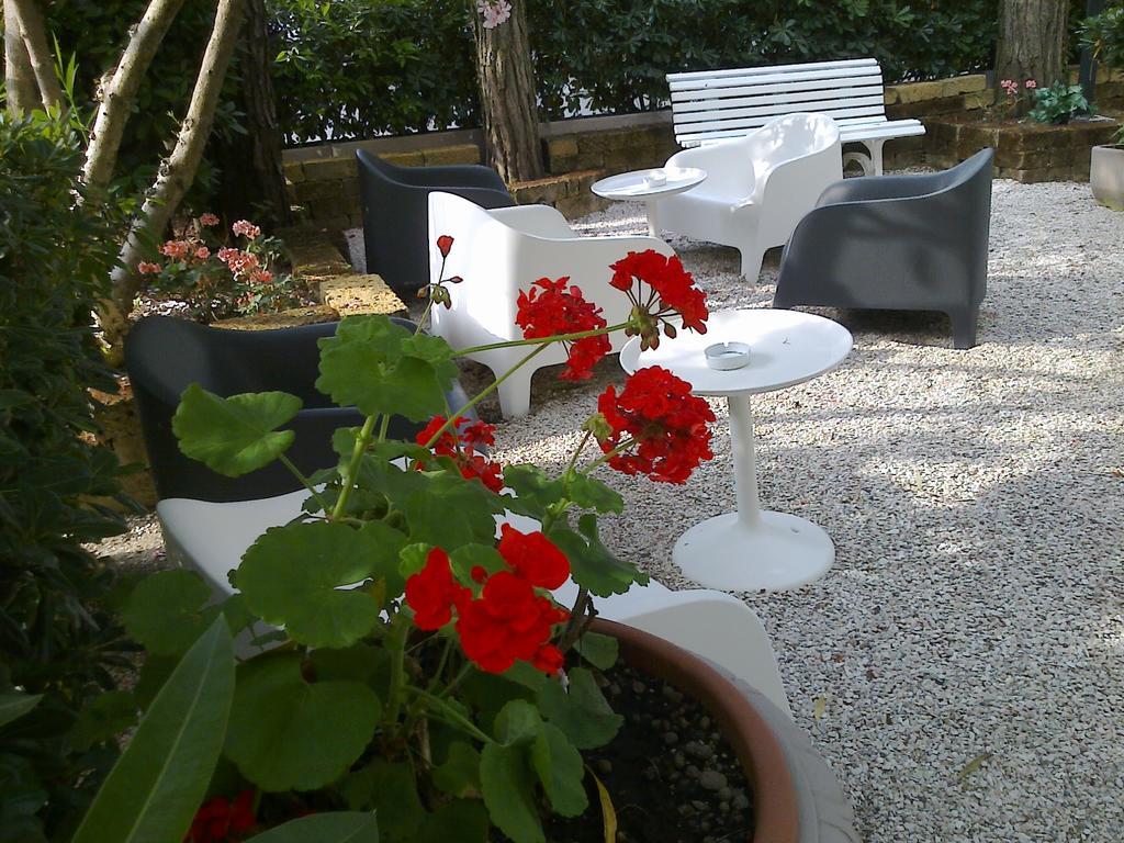 Hotel Augustus Milano Marittima Buitenkant foto