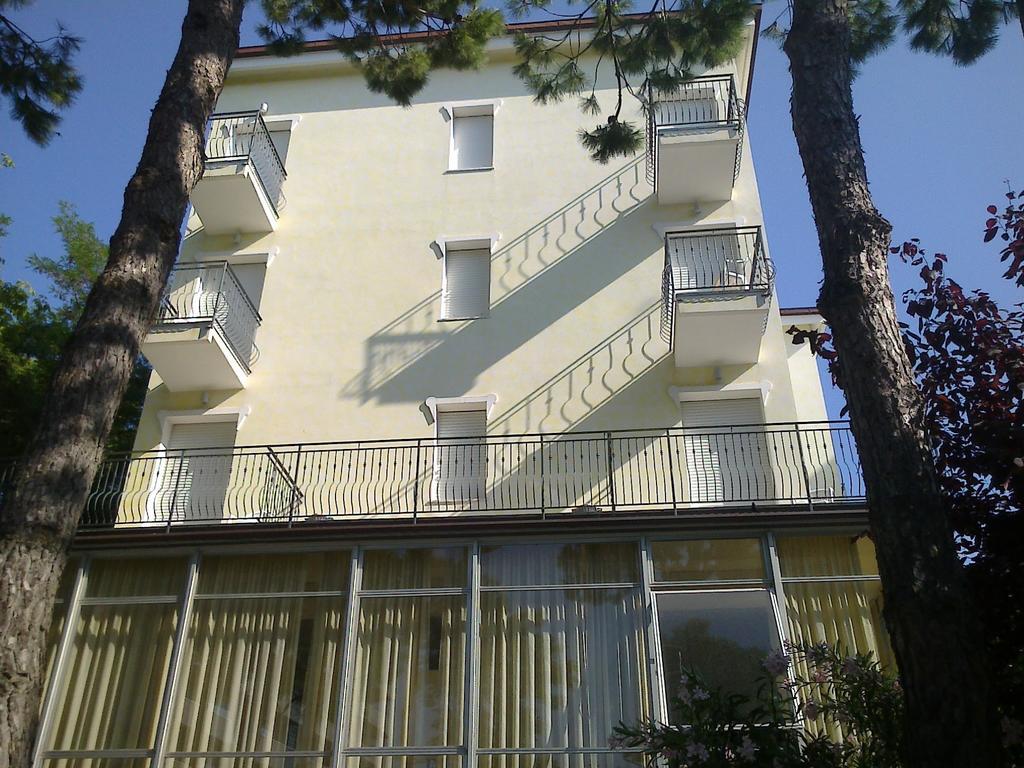 Hotel Augustus Milano Marittima Buitenkant foto