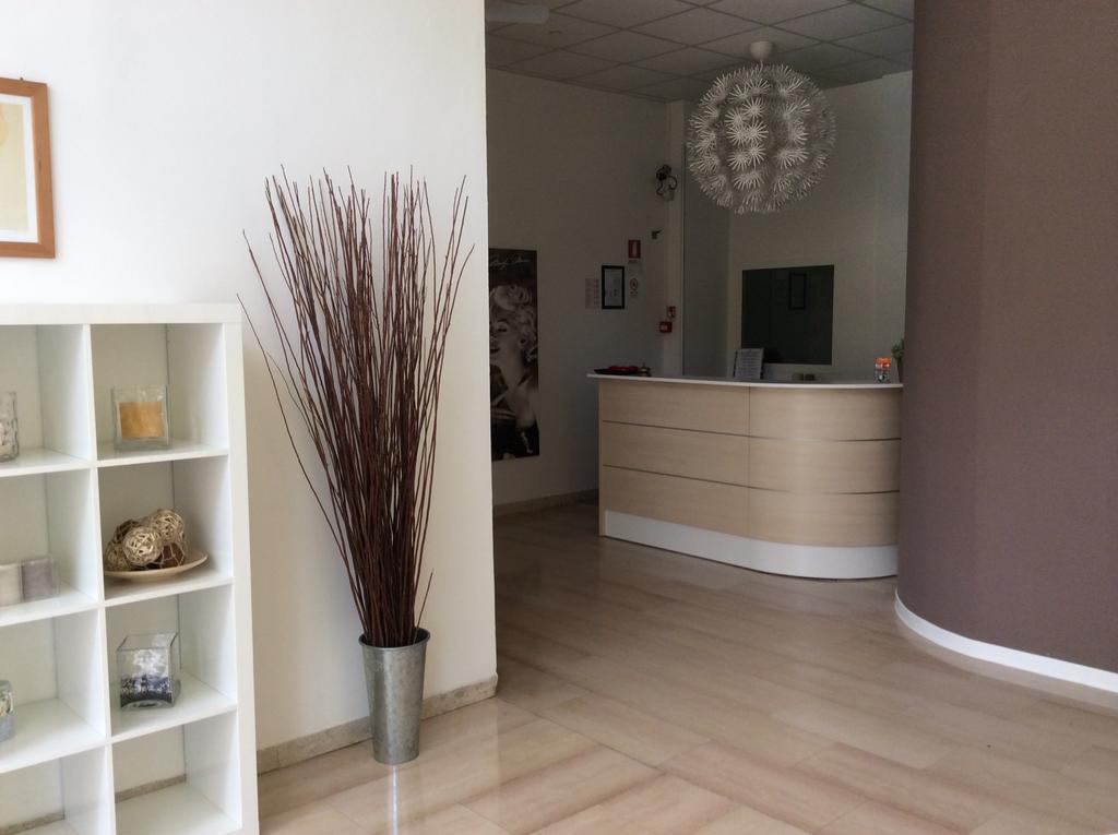 Hotel Augustus Milano Marittima Buitenkant foto